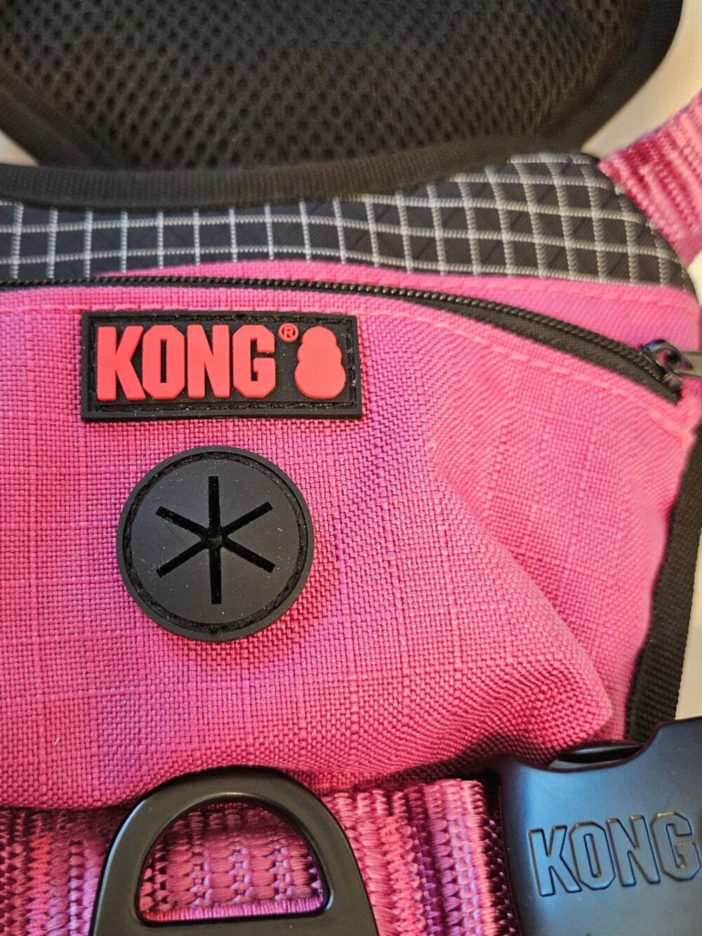 Kong Waste Bag Harness Nylon Pink & black w/ reflective trim, size L - Picture 5 of 10